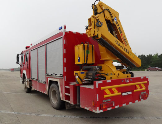 Multifunction SINOTRUK Fire Truck , Heavy Rescue Fire Apparatus With 5t Crane