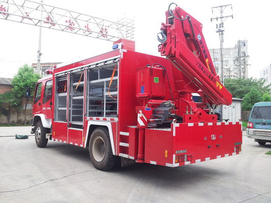6 Wheeled Fire Fighting Vehicle , 177KW Emergency Fire Truck With 5T Crane