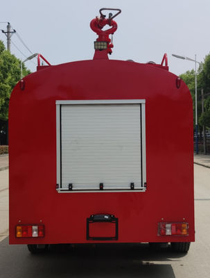 HOWO 118KW Water Tank Fire Truck 4x2 9000L Capacity For Fire Fighting