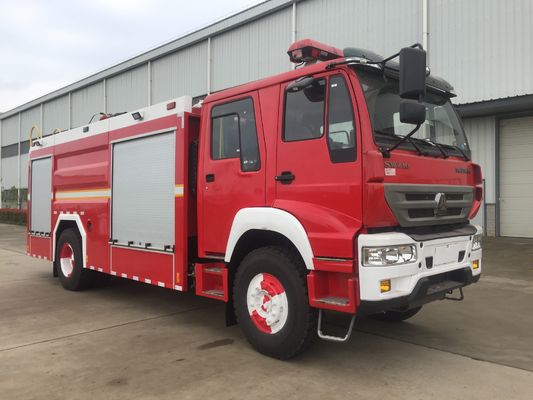Camion dei vigili del fuoco forestali della doppia cabina di HOWO 266HP con capacità della schiuma dell'acqua 6000L