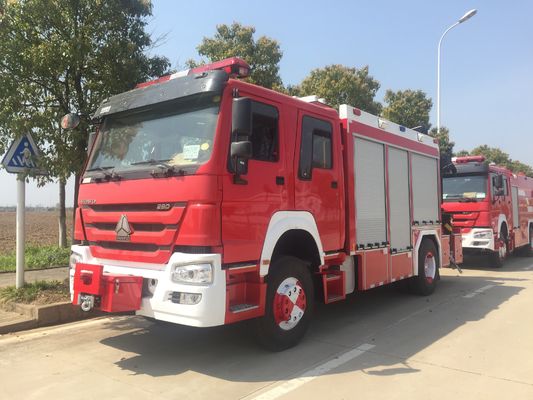 Howo Camion dei vigili del fuoco di salvataggio della luce antincendio 228KW 4x2 di Howo con una gru da 5 tonnellate